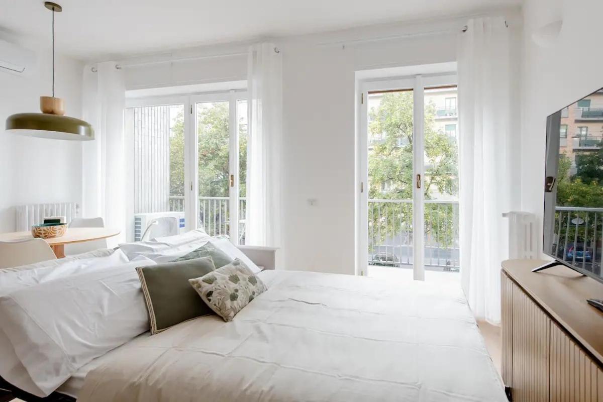 Appartamento Luxury 2 Bedroom Apartament, Close To San Siro, Fiera And 10 Min Metro To Duomo *